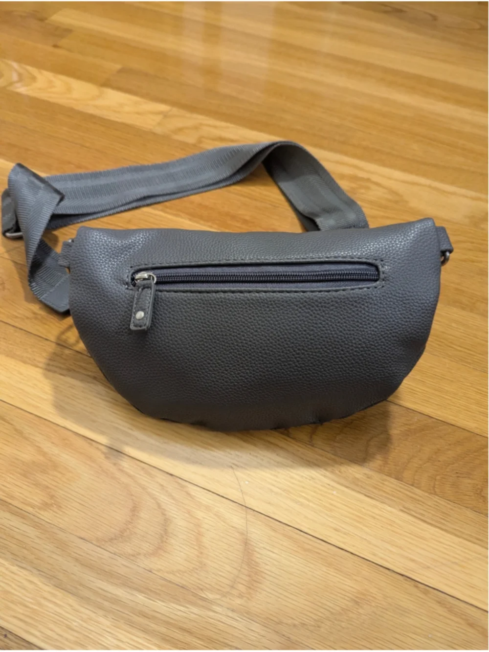 Von Lamezan Gray Pebbled Crossbody Bag Fanny Pack Vegan Faux Leather